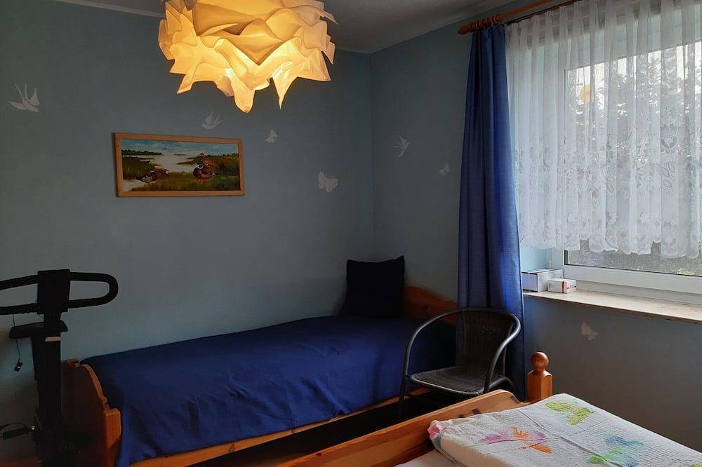 Ganze Wohnung, Sonnige Ferienwohnung am Wald / Büdnerreihe in Heiligenhagen, Satow