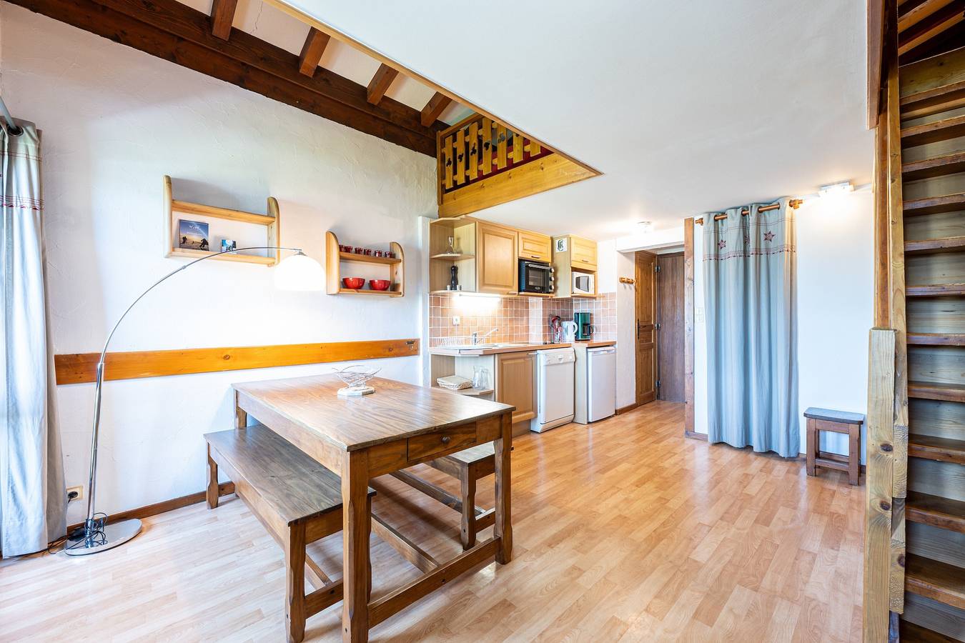 Appartement entier, Appartement "Les Aravis" avec vue sur les montagnes, jardin partagé et Wi-Fi in Cohennoz, Région d'Albertville