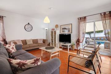 Villa for 10 Guests in Albufeira, Algarve, Picture 4