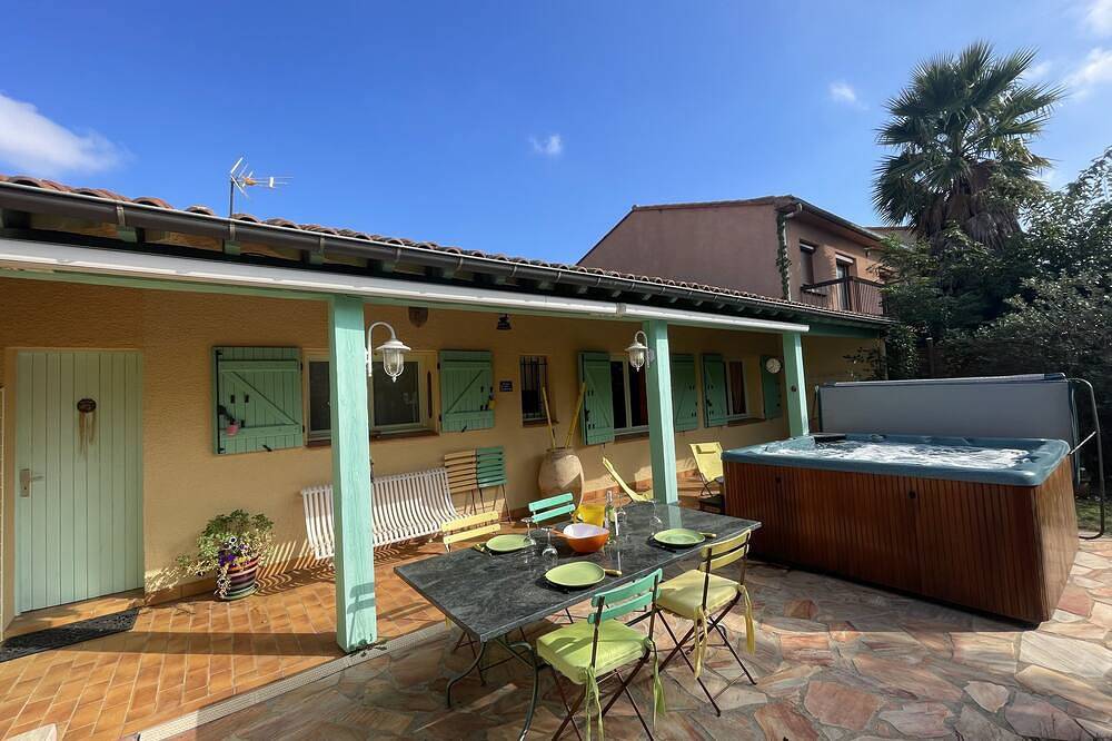 House near Collioure, with spa, quiet, sea and mountains in La Côte Vermeille, Saint-André