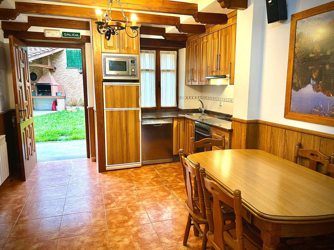 Country House 'Bistruey' with Mountain View, Private Garden and Wi-Fi in Vega de Liébana, Cordillera Cantábrica