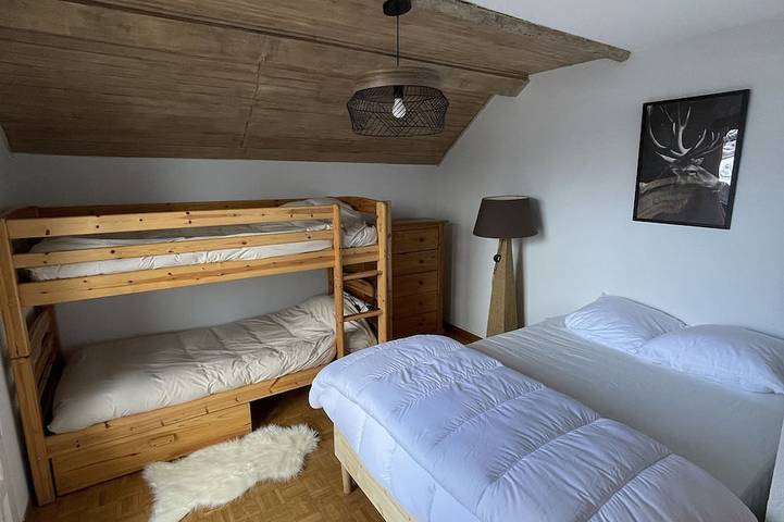 Ganze Wohnung, Apartment in Le Sauze with unobstructed mountain views in Le Sauze, Enchastrayes