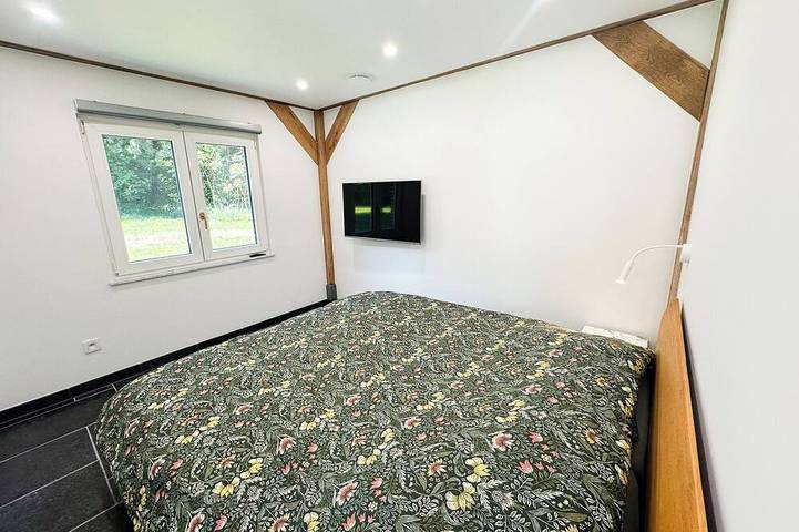 Location de vacances pour 4 personnes, avec piscine ainsi que terrasse et jardin à Jurbise - 2