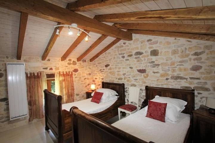 Gîte pour 4 personnes, avec Terrasse et Jardin à Biron - 3