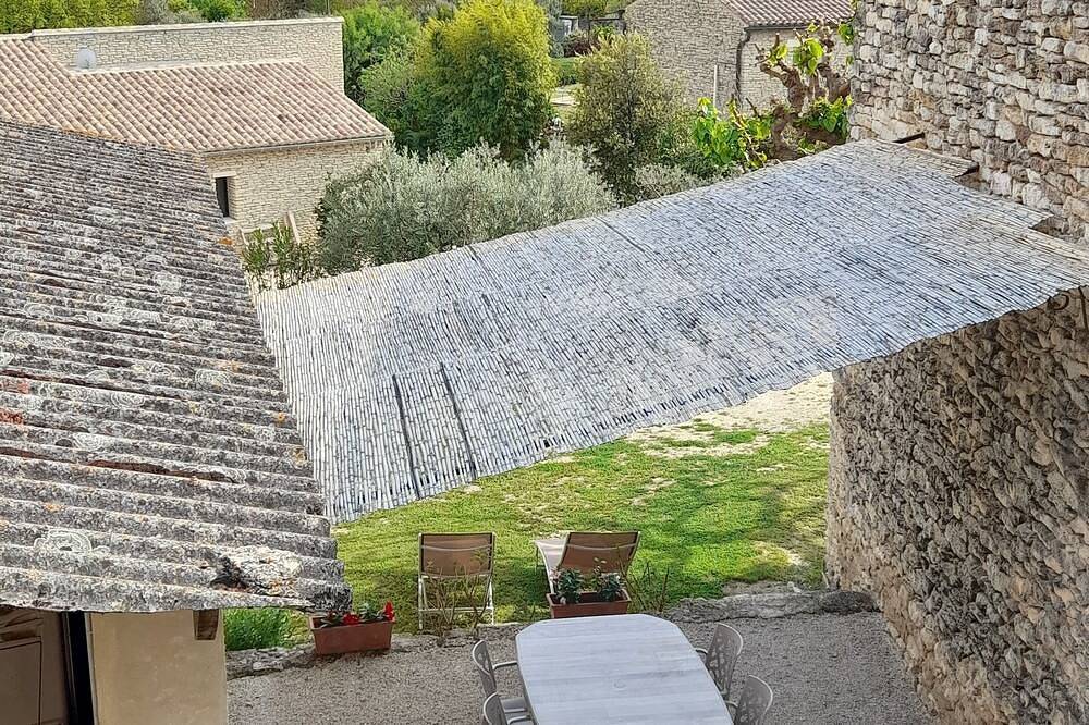 Wir waren in einem ruhigen kleinen Weiler von Gordes in Gordes, Regionaler Naturpark Luberon