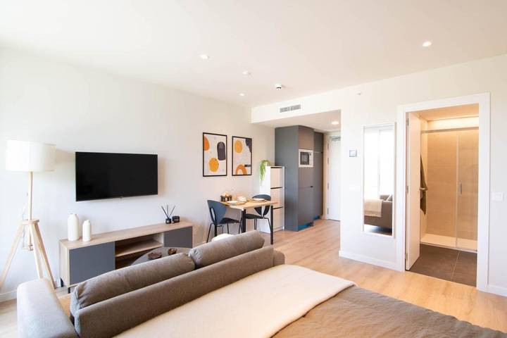 Apartahotel para 4 personas, con piscina y jardín en Madrid