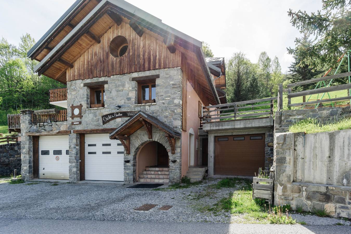 Ganzes Studio, Studio 'Myosotis' mit Bergblick, Gemeinschaftsterrasse und Wi-Fi in Valloire, Region Saint-Jean-de-Maurienne