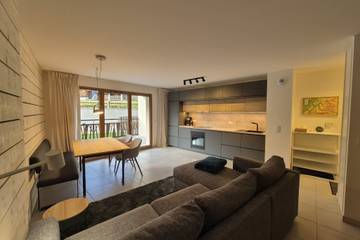 Gîte pour 4 personnes, avec terrasse et sauna, adapté aux familles à Les Déserts