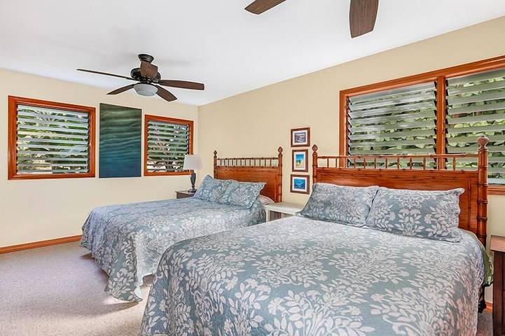 Vacation house for 9 people, with pool and balcony as well as hot tub in Kauai