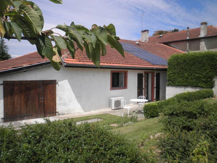 Gîte pour 2 personnes, avec Terrasse et Jardin ainsi que Piscine et Vue