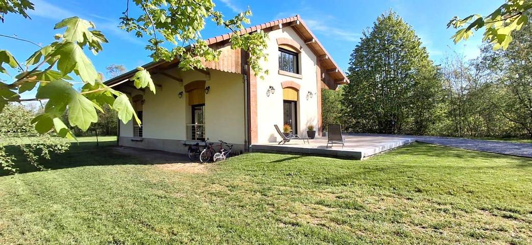 Gîte pour 10 personnes, avec Terrasse et Jardin