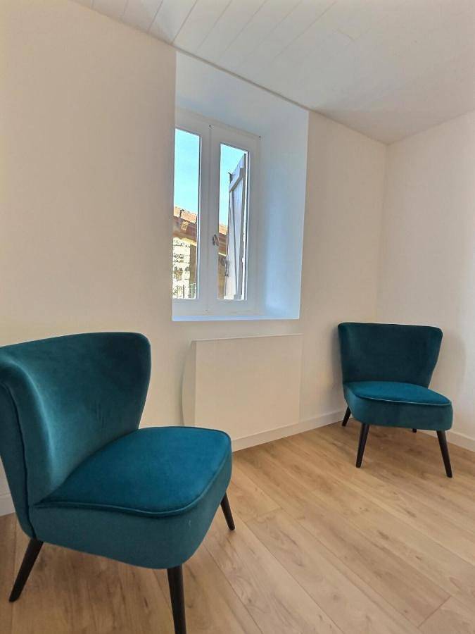 Two-Bedroom House in Deux-Grosnes, Région de Villefranche-sur-Saône
