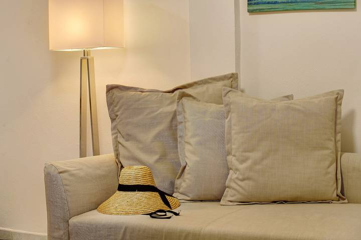 Apartamento entero, Apartamento "Little Gem" en una ubicación central con Wi-Fi in Cruce de Arinaga, Agüimes