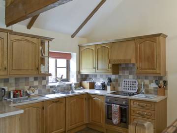 Log Cabin for 5 People in East Meon, Hampshire, Photo 4