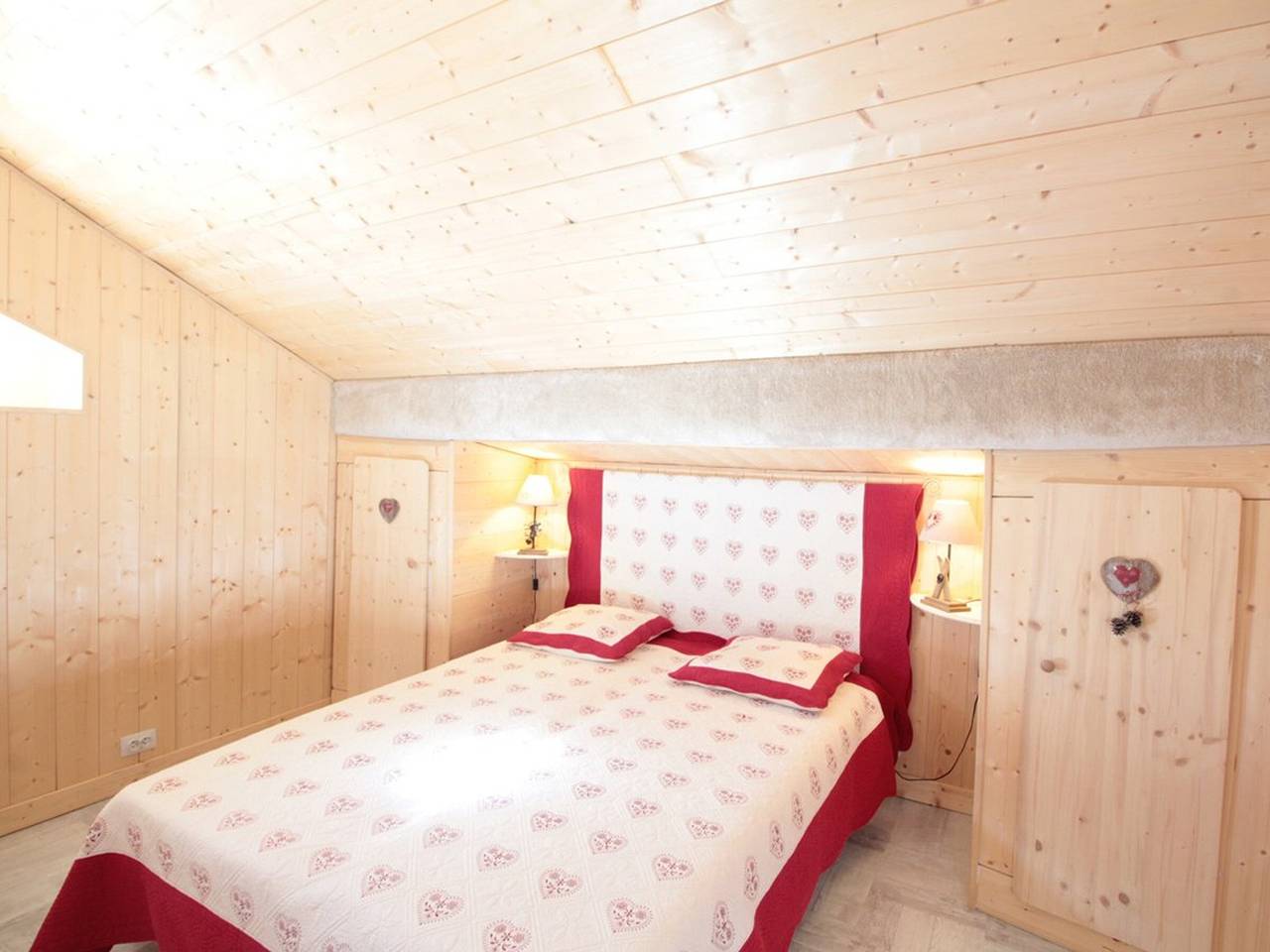 Appartement entier, Duplex 3 pièces pour 6 pers, centre-village, proche pistes et commerces in Les Carroz, Arâches-la-Frasse