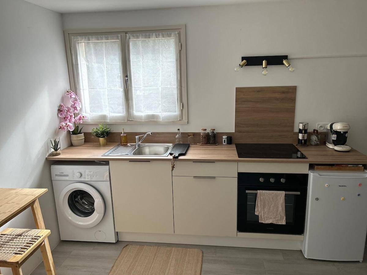 Appartement entier, One-Bedroom Apartment in Seillans, Région de Draguignan