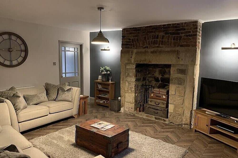 Rose Cottage - Hot Tub - Town Centre in Morpeth, Northumberland