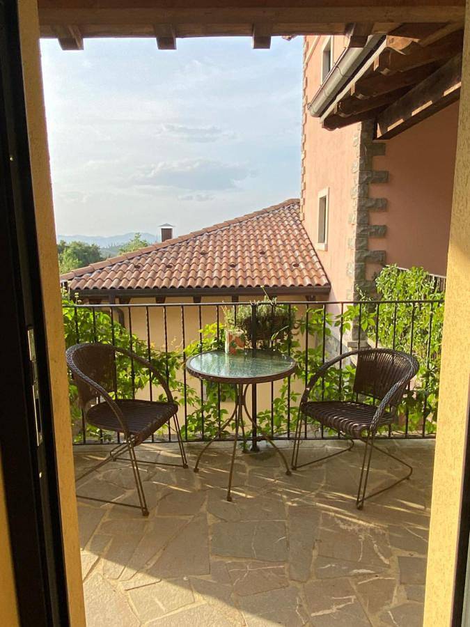 Location de vacances pour 2 personnes, avec vue ainsi que jardin et balcon à Camugnano - 4