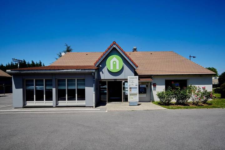 Hôtel pour 2 personnes, avec Terrasse et Jardin à Corbeil-Essonnes
