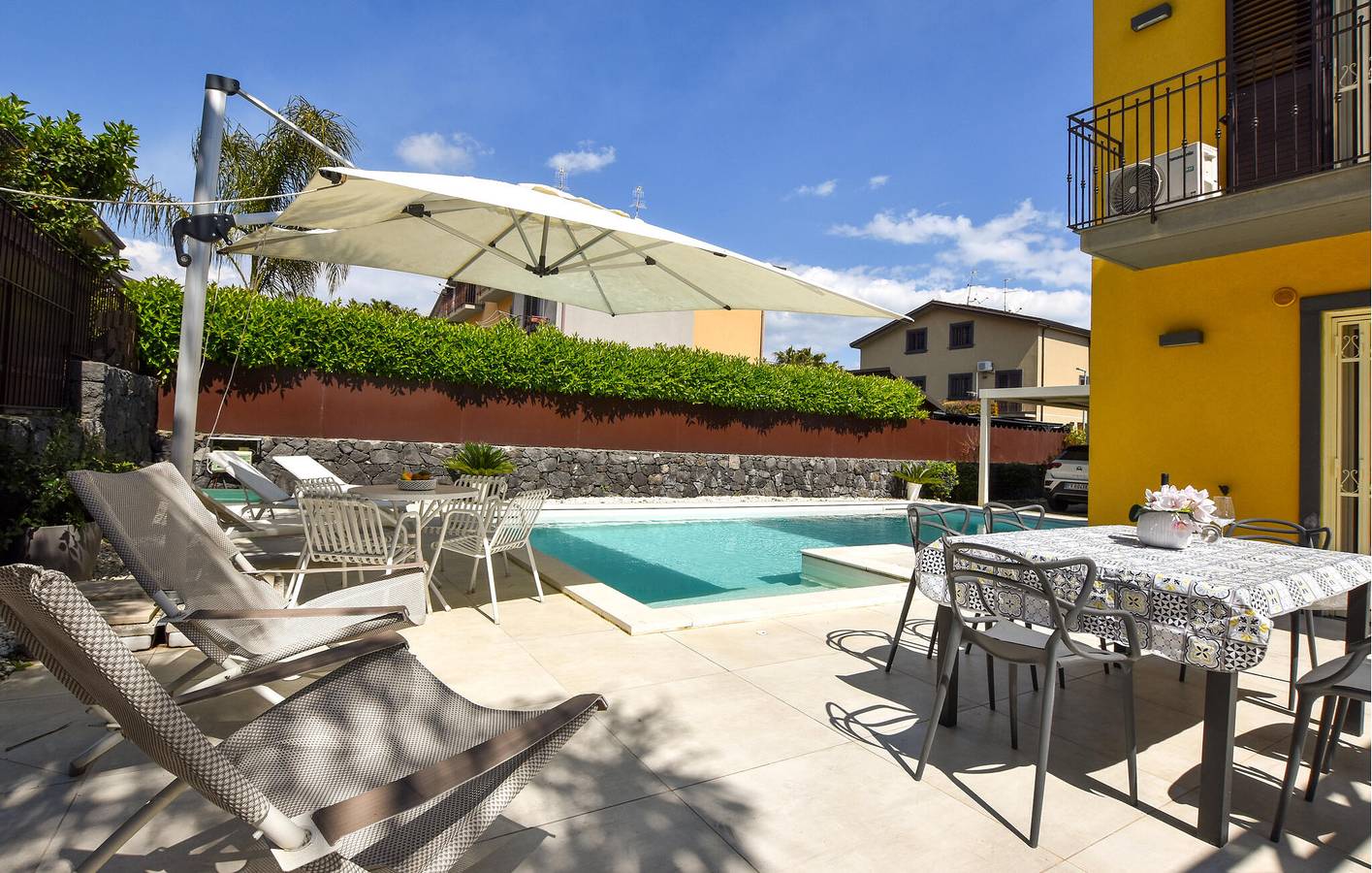 Appartamento sul mare con piscina, terrazza e parcheggio a Tremestieri Etneo in San Giovanni La Punta, Catania e dintorni