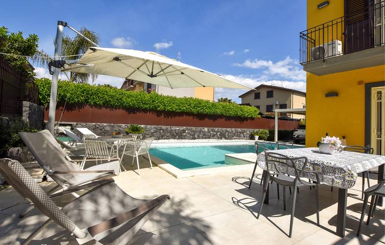 Casa vacanza per 6 persone, con piscina e giardino nonché terrazza - 1