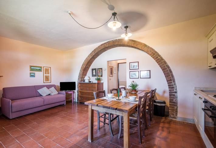 Farmhouse 'Podere Del Pereto Bio- 203' with Shared Pool, Private Garden and Wi-Fi in Rapolano Terme, Siena provins