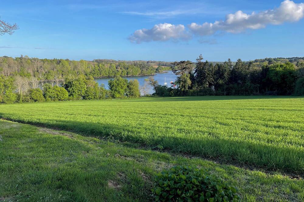 House with character, exceptional view of the river Odet, on one level in Plomelin, Region de Quimper