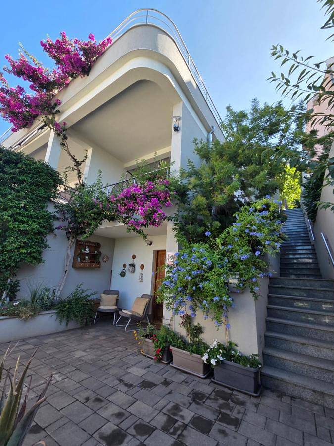 Apartament wakacyjny dla 5 osób, z ogród i widok w Podgora