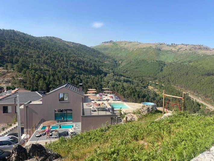 Lodge pour 2 personnes, avec jardin et sauna ainsi que vue et piscine - 1