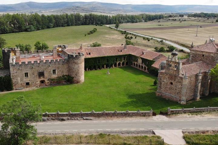 Casa rural para 12 personas, con Terraza y Jardín en Almarza