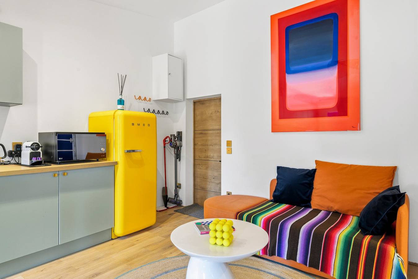 Appartement entier, Pop’appart Bordeaux – Un cocon coloré et lumineux au cœur de la ville in Bordeaux, Région de Bordeaux