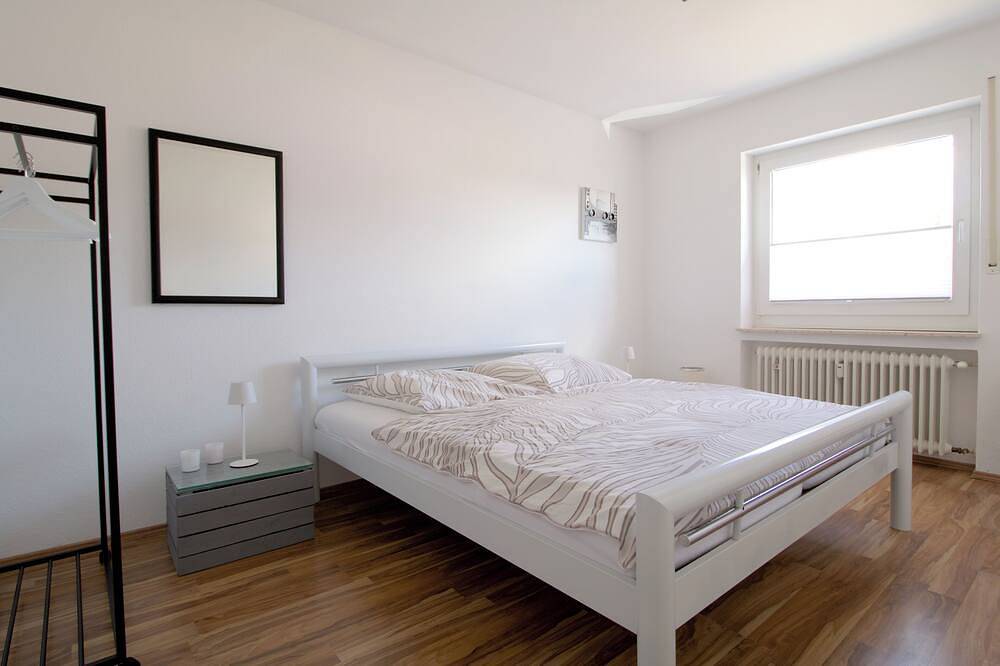 Ganze Wohnung, Familienfreundliche 4,5-Zimmer-Ferienwohnung Bella Wlan inklusive in Volkertshausen, Landkreis Konstanz
