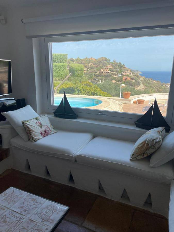 Villa Bianca, piscina e panorama in Torre delle Stelle, Cagliari e Dintorni