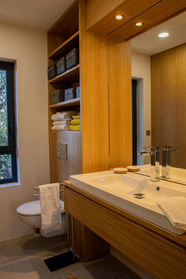 Chambre d’hôte pour 2 personnes, avec terrasse et jardin ainsi que vue et piscine à Alès - 4