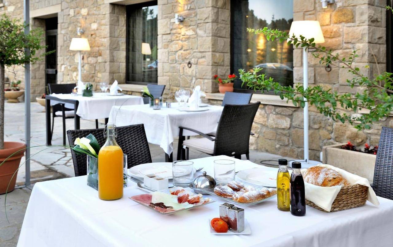 Hotel Urbisol in Avinyó, Pla de Bages DO