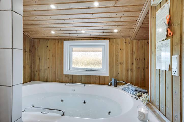 Ferienhaus für 8 Personen, mit Sauna und Whirlpool sowie Terrasse in Nr. Lyngby - 4