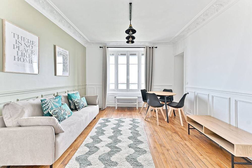 Entire apartment, Apartment View of Tour effeil Defense in Puteaux, Hauts-de-Seine