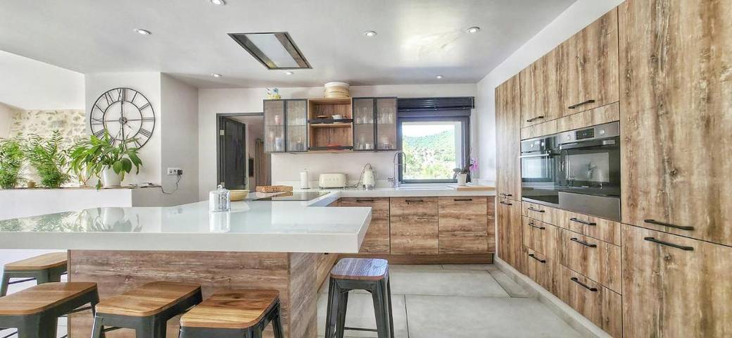 Location de vacances pour 11 personnes, avec piscine et terrasse à Roche-Saint-Secret-Béconne - 2