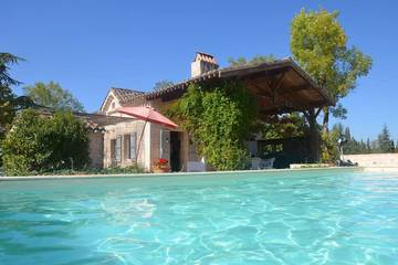 Gîte pour 6 personnes, avec jacuzzi et jardin à Castelnau-Montratier
