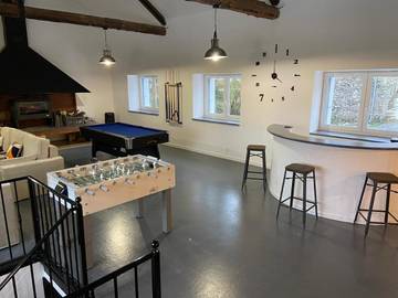 Gîte pour 20 personnes, avec vue et jardin à Le Soulié
