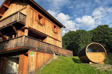 Maison de campagne pour 10 personnes, avec jardin ainsi que balcon et sauna, animaux acceptés à Albiez-le-Jeune