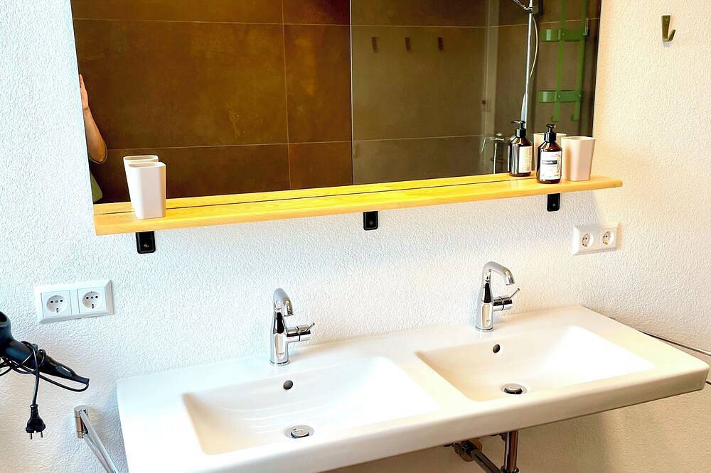 Ganze Wohnung, Stilvolle neue Ferienwohnung (Yarin) in Lörrach, Südschwarzwald