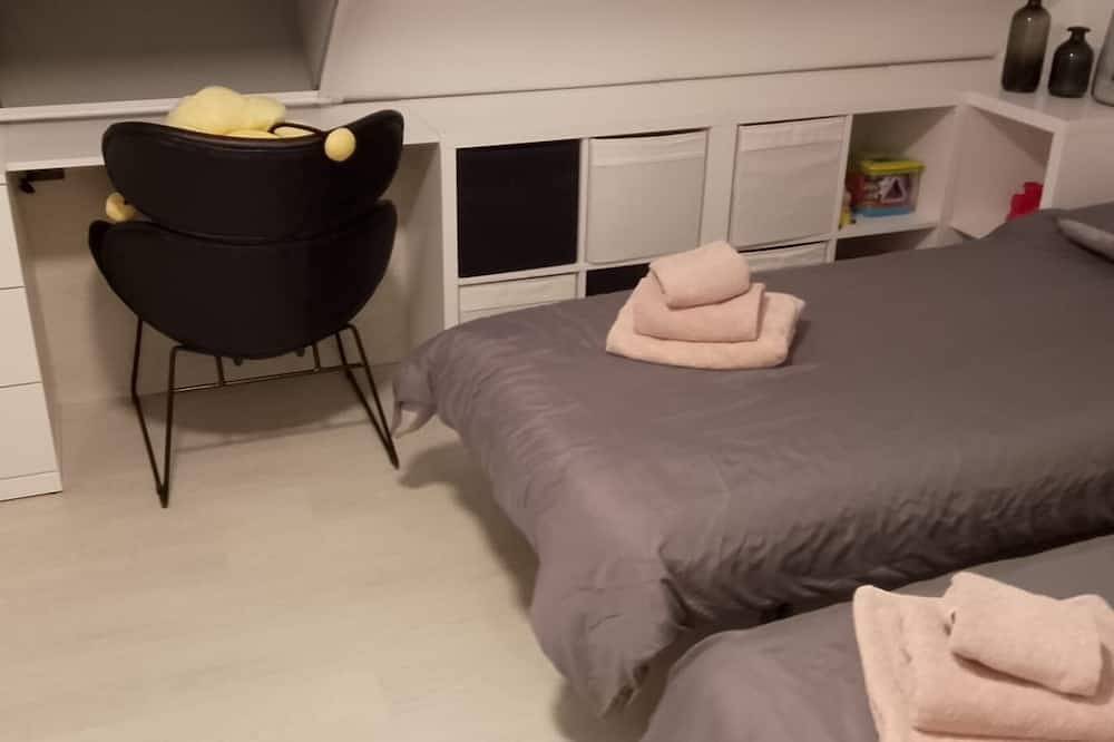 Geheel appartement, Chalet in ’t bos – gezin, wandelroutes & Hs wifi, Houthalen, Genk in Houthalen, Houthalen-Helchteren