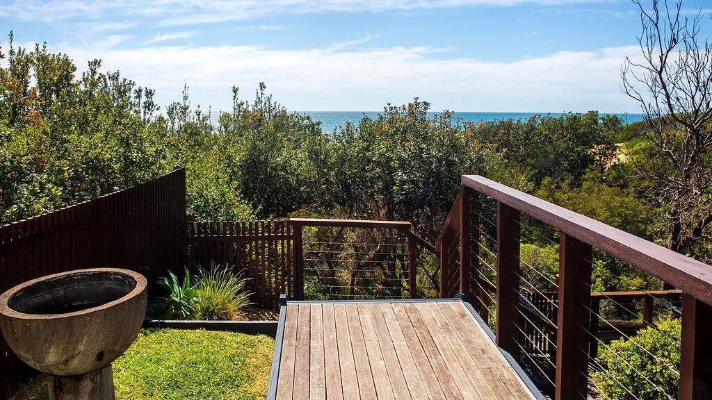 Illaroo - Absolute Beachfront with Spa in Culburra Beach, New South Wales