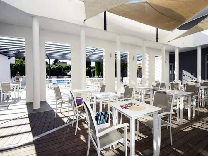 Gîte pour 2 personnes, avec piscine, adapté aux familles dans Thermes des Hespérides - 2