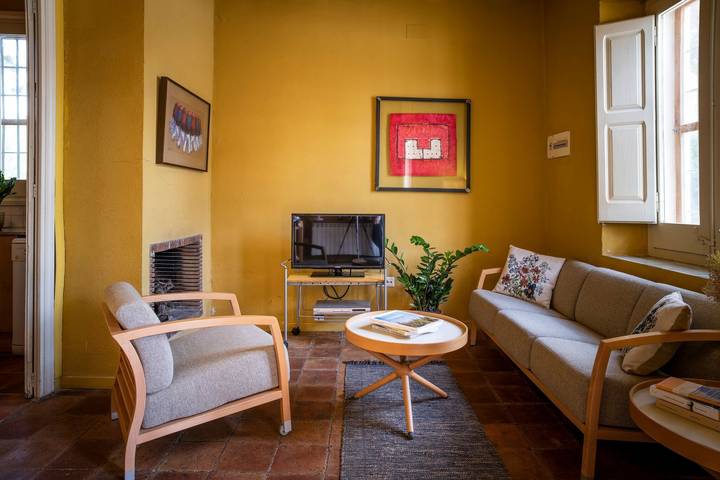 Villa "Masia Can Comas" con piscina, jardín y Wi-Fi in Torrelavit, Interior de Barcelona