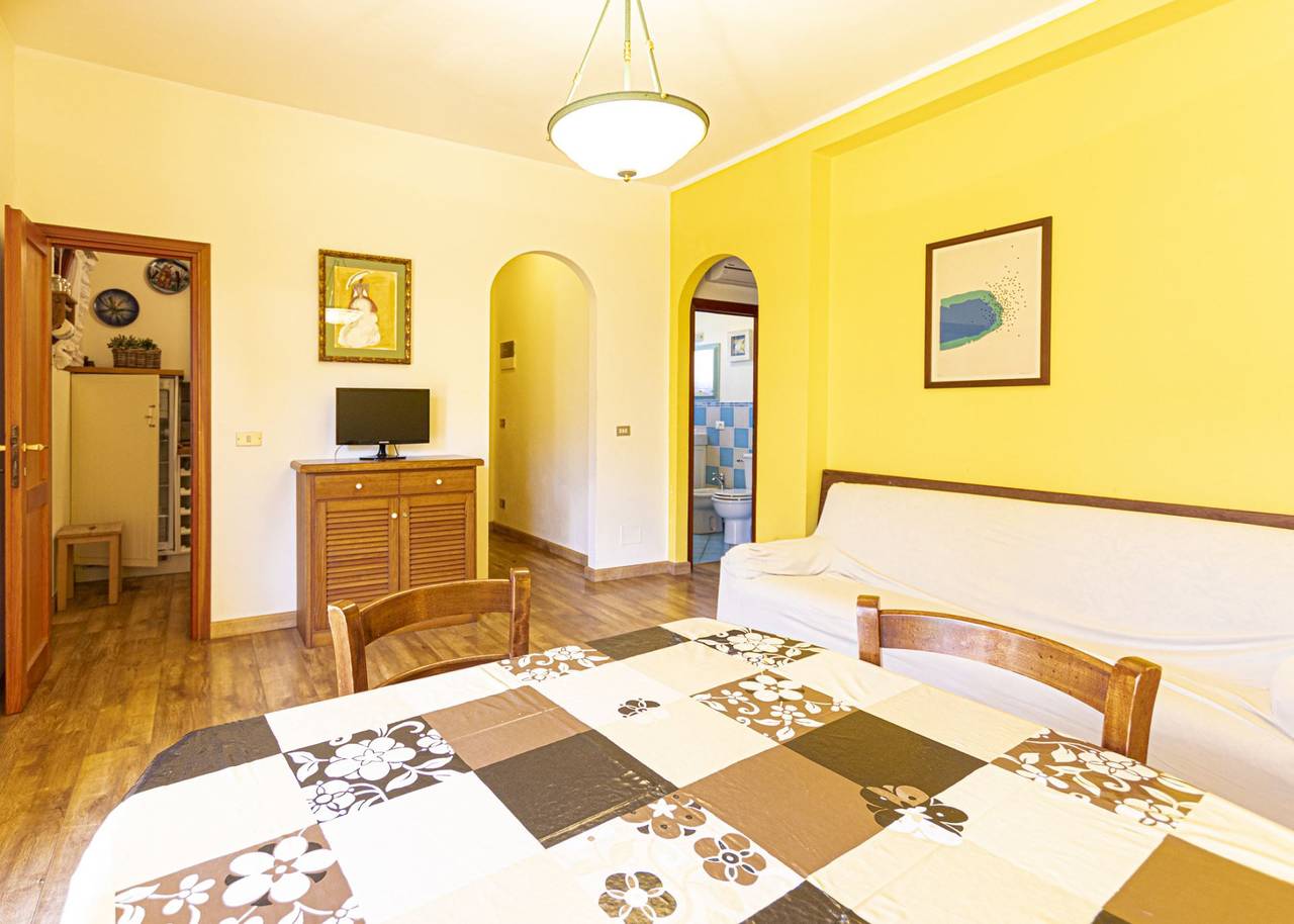 Ganze Ferienwohnung, Ferienwohnung für 5 Personen mit Garten in Marina di Campo, Campo nell'Elba