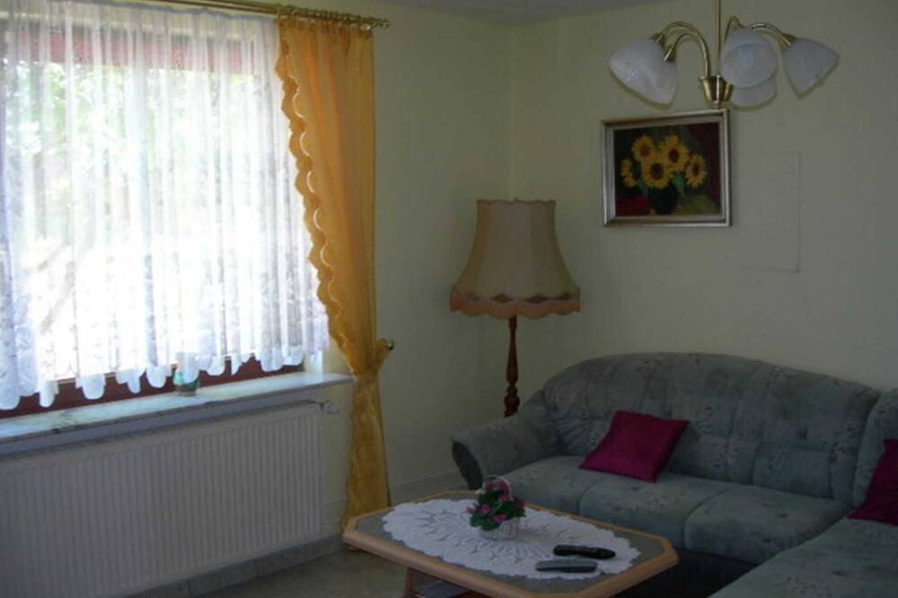 Appartement entier, Vacation Apartment in Strasen (25322) - Appartement de vacances in Strasen (25322) in Strasen, Wesenberg