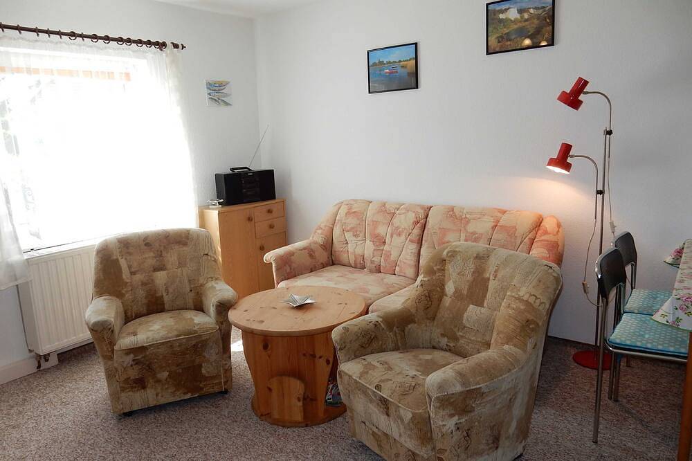 Ganze Wohnung, Fewo We 6402 Ferien u Angeln auf Rügen-ruhige Lage,Garten! - Ferienwohnung Hof in Trent, Rügen