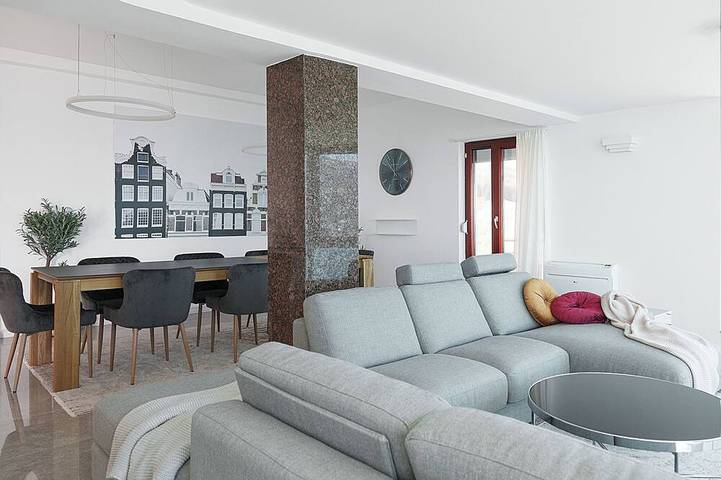 Ganze Wohnung, Best View 4-bedroom apartment with swimming pool and private top-roof terrace in Budva, Opština Budva